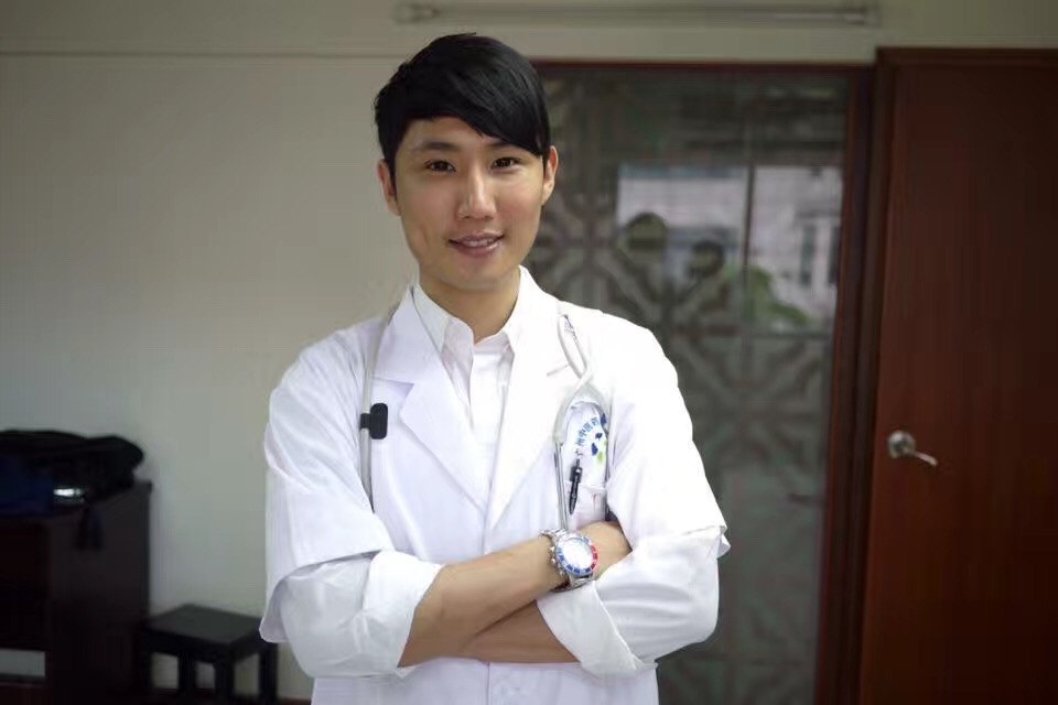 Traditional Chinese Medicine Clinic / Chinese Medicine Practitioner: 嚴坤立